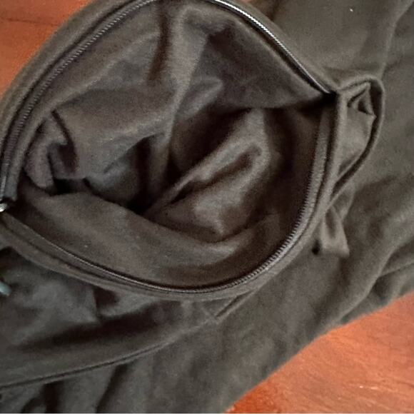 NWT Beyond Yoga Infinity Hidden pocket Scarf Black NEW Exercise Hidden Pocket - Picture 9 of 14